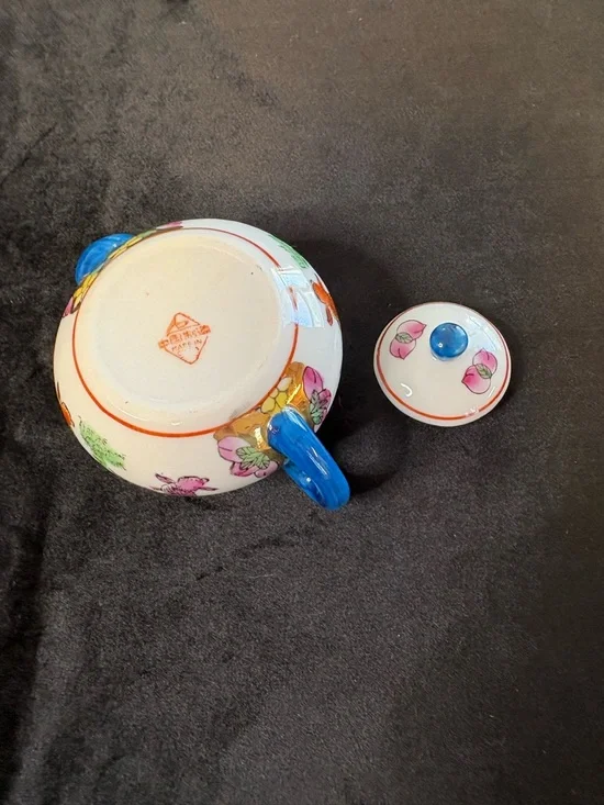 Vintage Chinese Miniature Fish-Themed Tea Serving Set - Picture 8 of 16